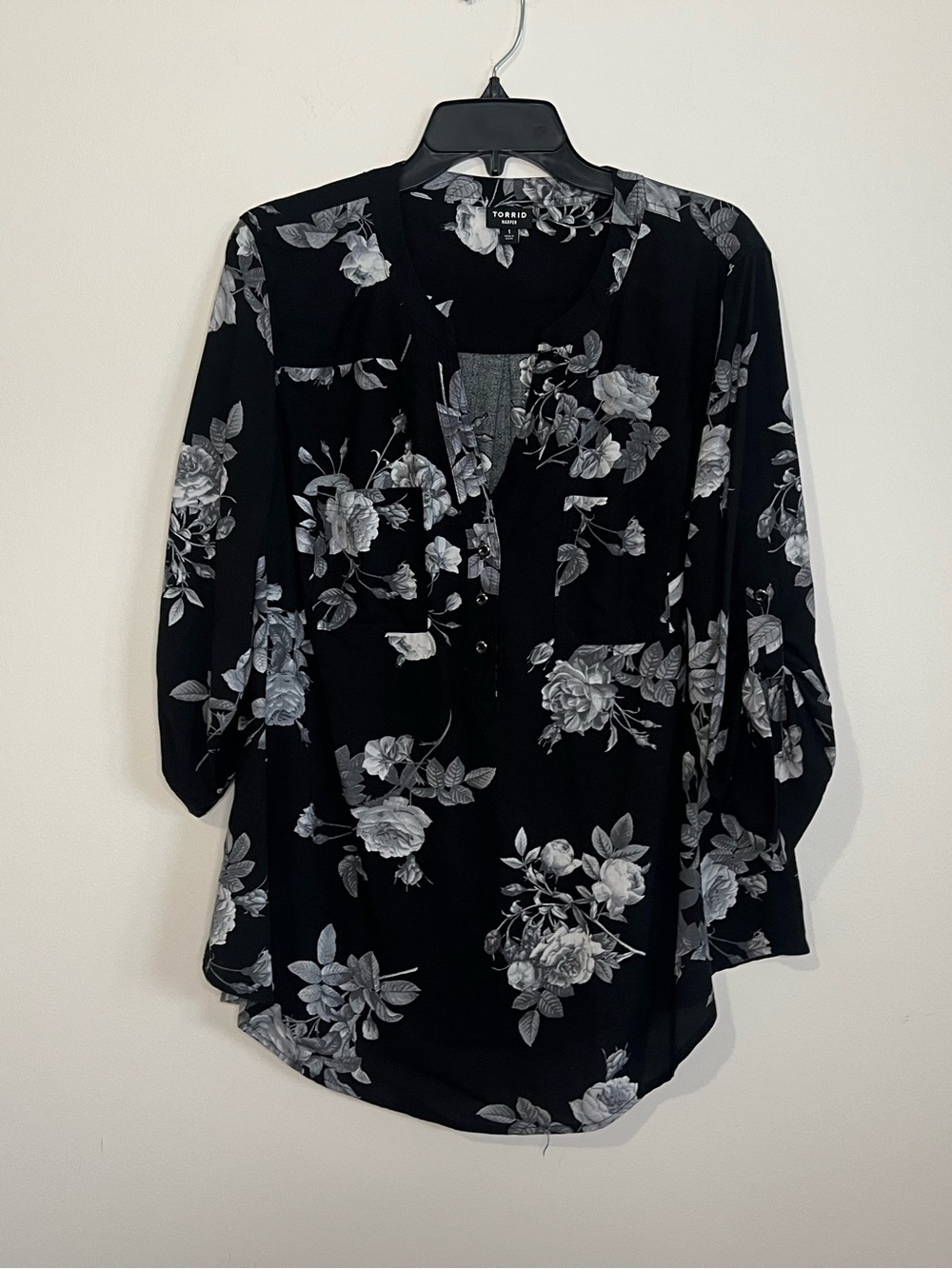 torrid Black and White Floral Henley Blouse